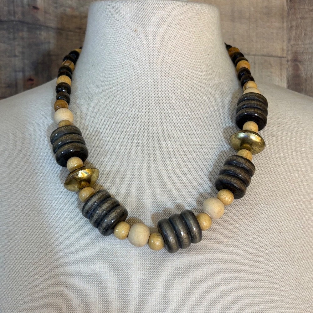 Vintage Chunky Wood Bead Statement Necklace Brown Tan Gold Barrel Clasp 22 Inch